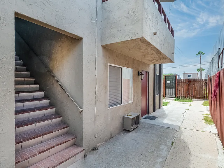 514 Grand Ave #D — Photo 22