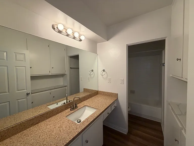 5038 Hazeltine Ave. — Photo 11