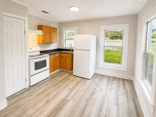 403 Whitfield Dr #401, Natchitoches, LA 71457