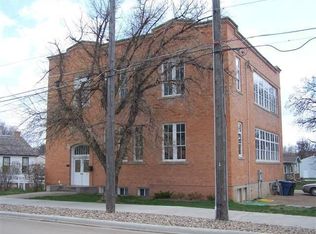 706 Jackson St, Belle Fourche, SD 57717