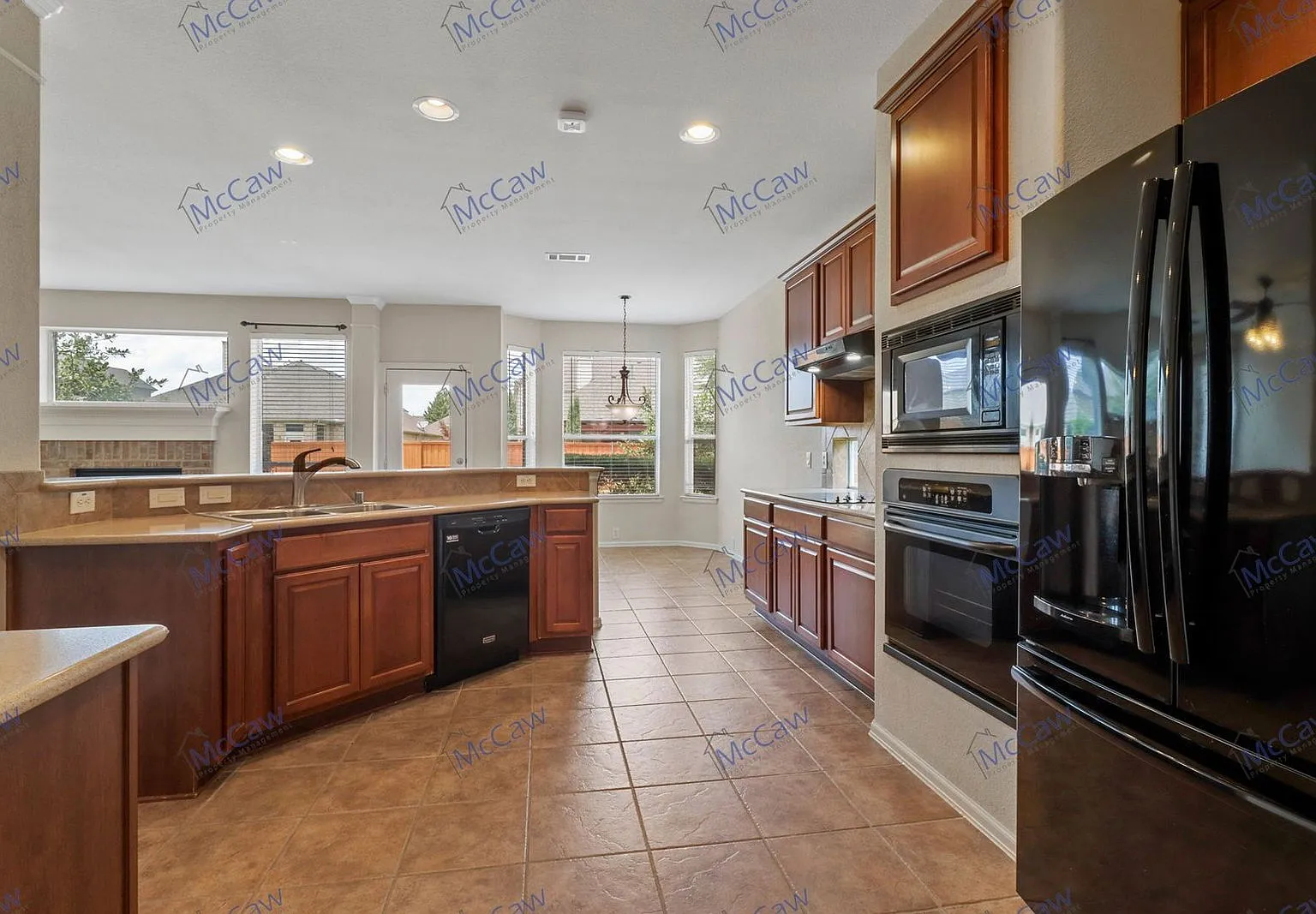 4 bed, 3.0 bath, 2715 sqft, $2,975 — Photo 4
