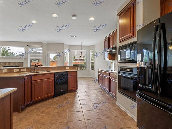 5th image of 2812 S Serrano