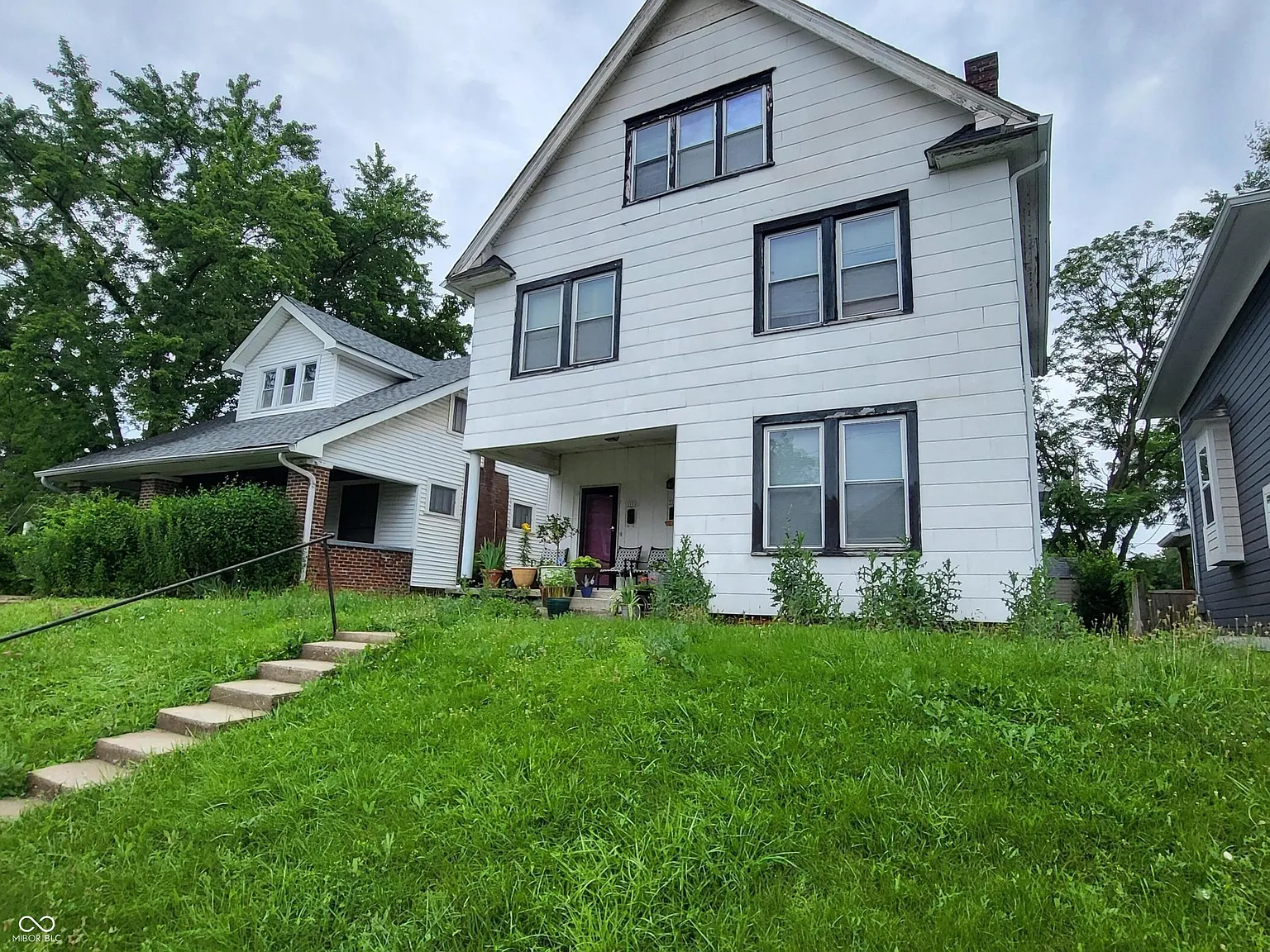 1 bed, 1.0 bath, 744 sqft, $1,050 — Photo 2