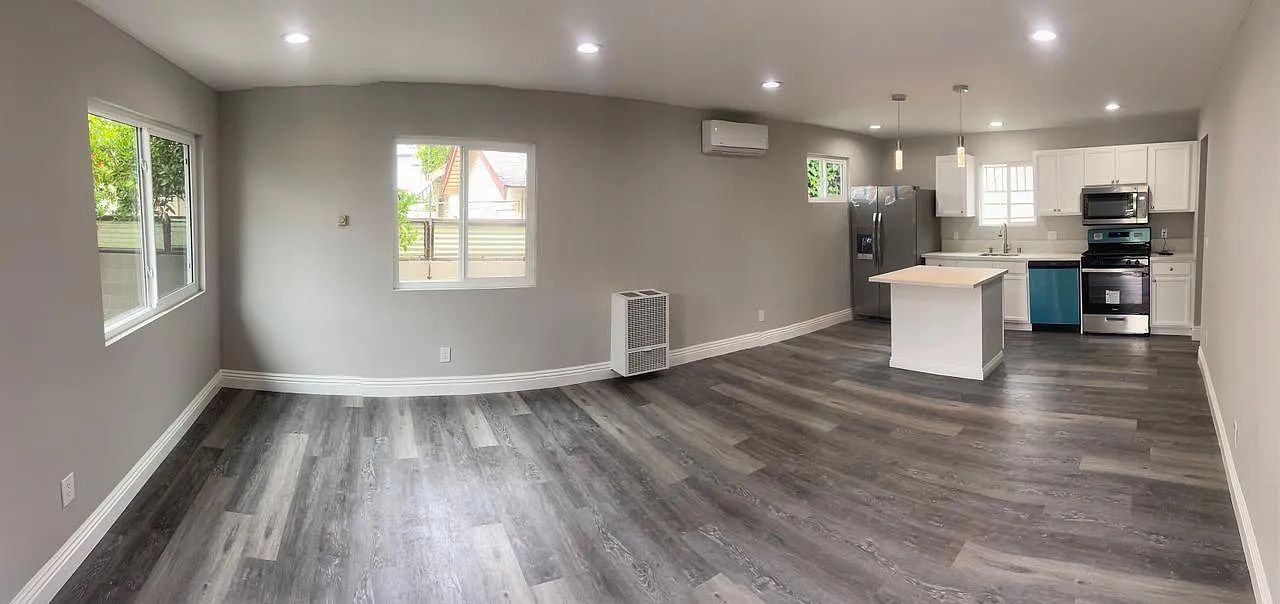 Studio, 500 sqft, $1,599 — Photo 3