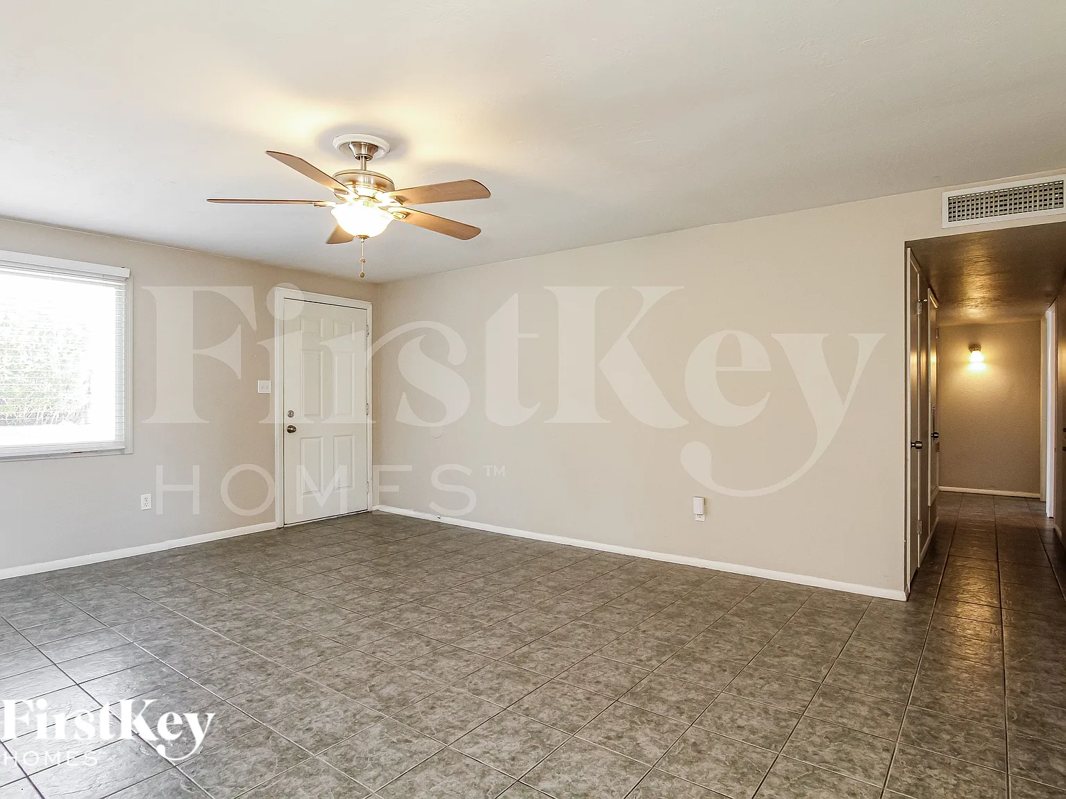 4 bed, 2.0 bath, 1684 sqft, $2,060 — Photo 3