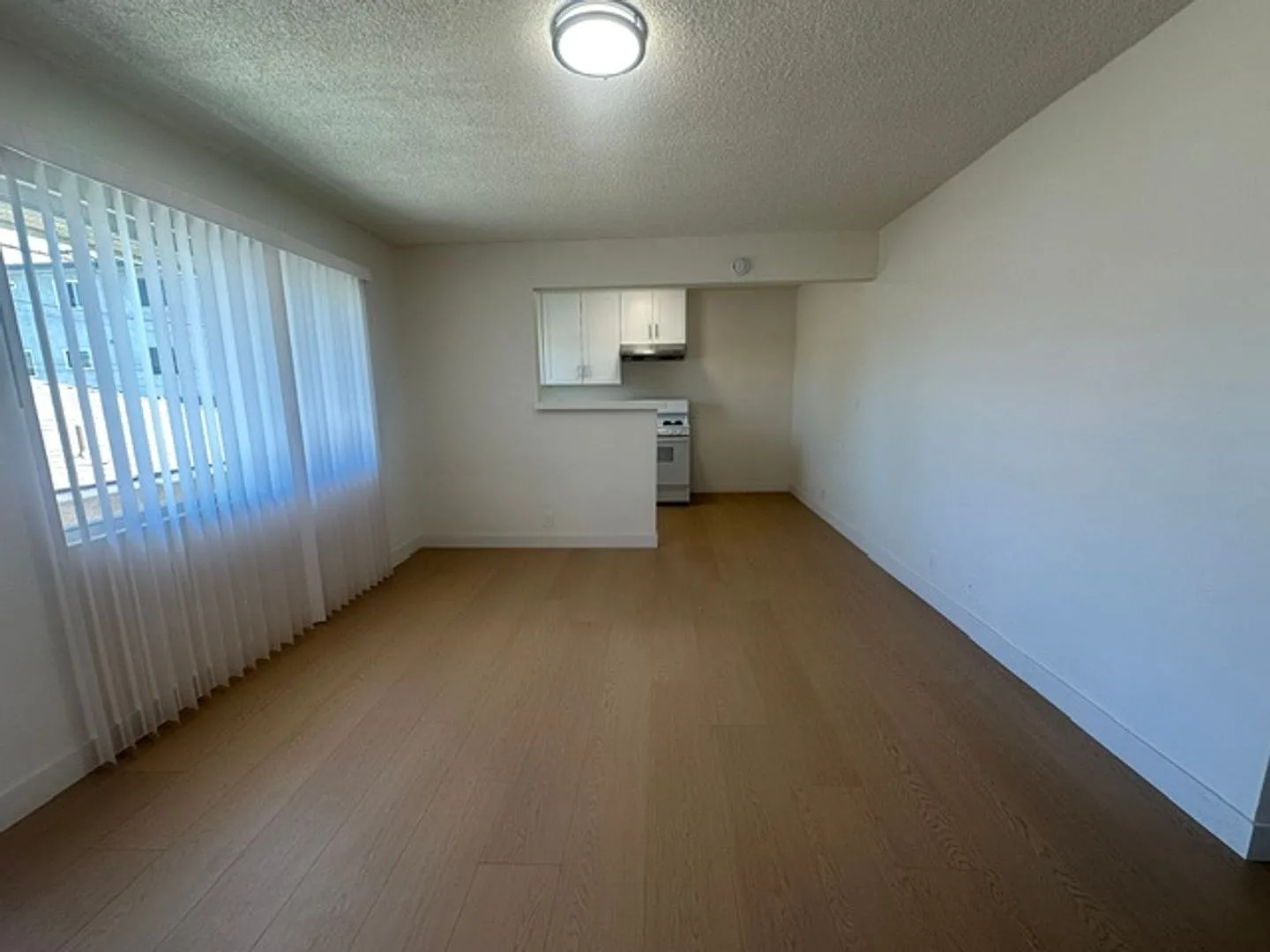 121 S. Chandler Ave — Photo 3