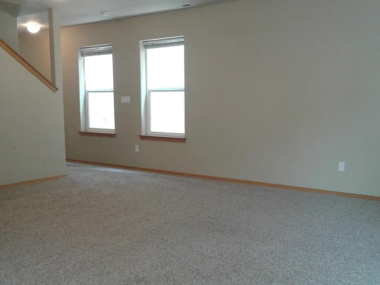 2911 SW Indian Cir — Photo 2