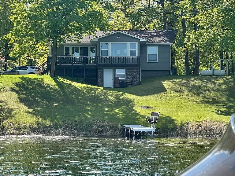 1926 Island View Dr NE — Photo 16