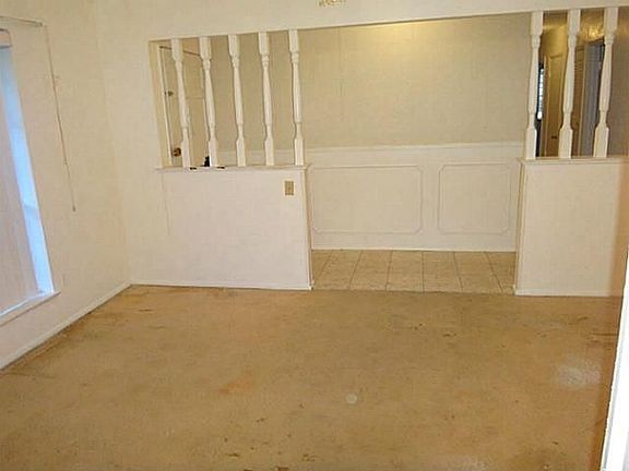 3rd image of 2105 Arthur Dr
