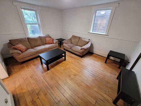 4th image of 62 Ontario St