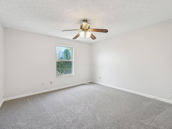 5th image of 877 Pelham Ct