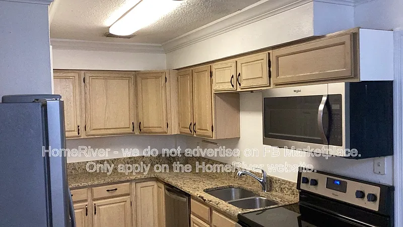 2 bed, 2.0 bath, 839 sqft, $1,595 — Photo 3