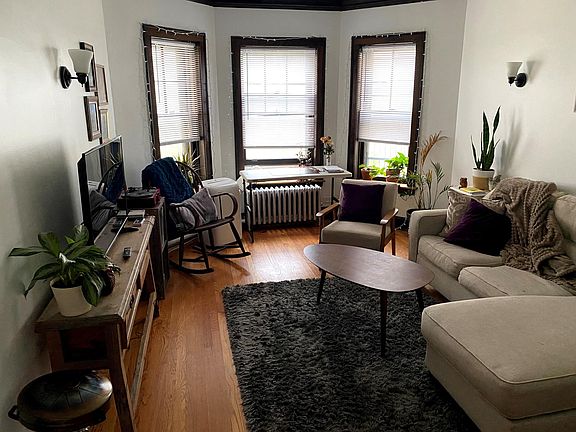 3rd image of 4431 N Winchester Ave #A