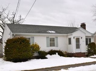 19 Kosciusko St, Peabody, MA 01960