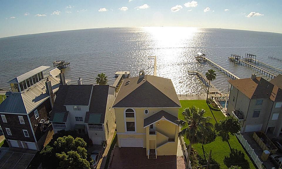1st image of 705 Bay Ave