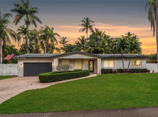 8435 SW 157th St, Palmetto Bay, FL 33157