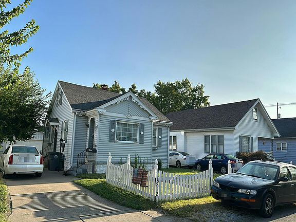 3rd image of 1912 E Virginia St