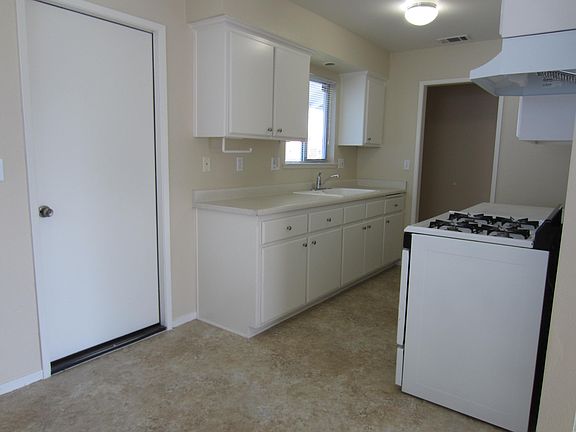 4th image of 1208 E Lee Dr