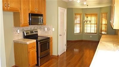 4th image of 9534 Newington Way