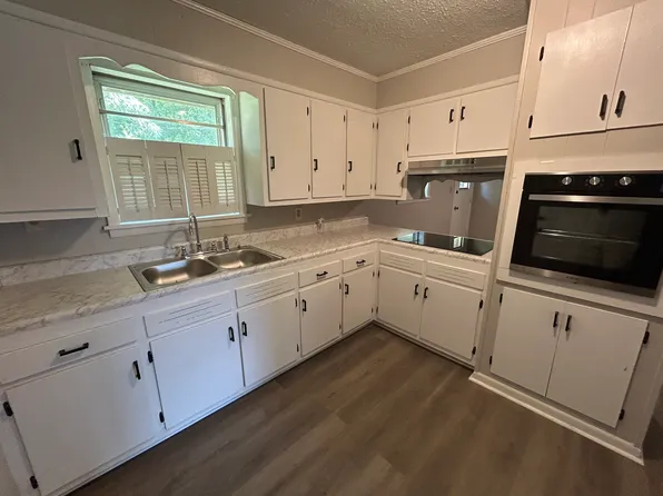 1409 Central Ave, Tupelo, MS 38801