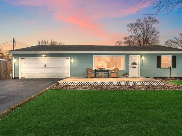 711 Juniper Rd, Valparaiso, IN 46385