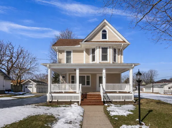 306 S 5th St, Kirkland, IL 60146