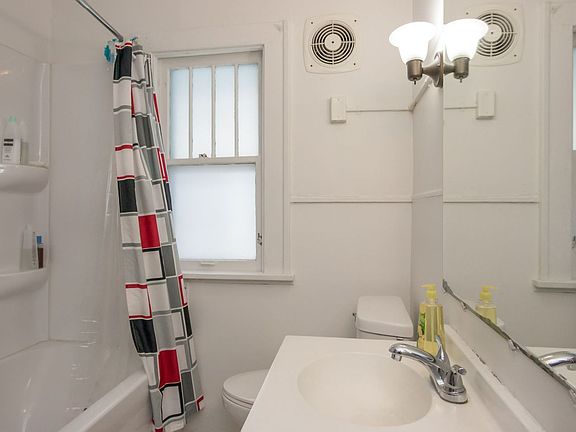 5th image of 728 E College St #4