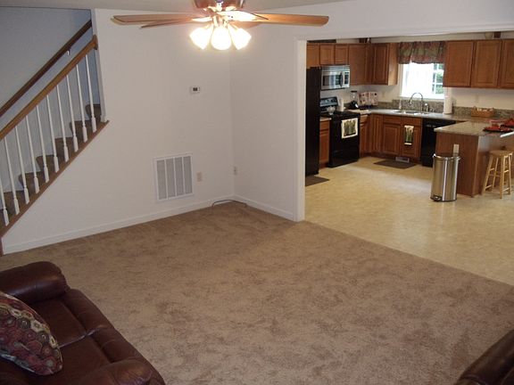 Living Room / Kitchen