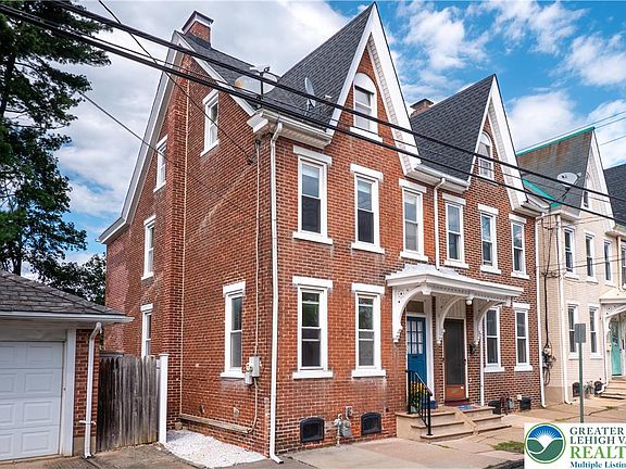 2nd image of 111 E Garrison St