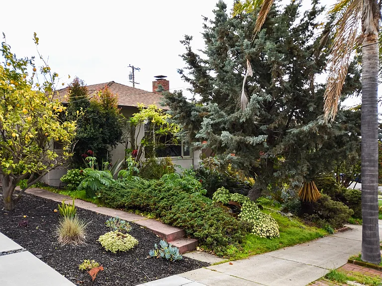 4232 Laguna Ave — Photo 1