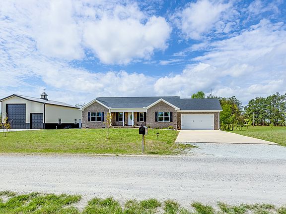 3rd image of 106 Blaine Ln