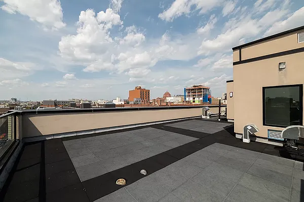 Rented by Twin Group | media 21