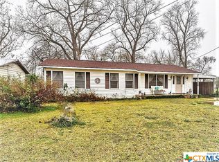 140 Hickory St, Luling, TX 78648