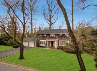 38 The Hemlocks, Roslyn Estates, NY 11576
