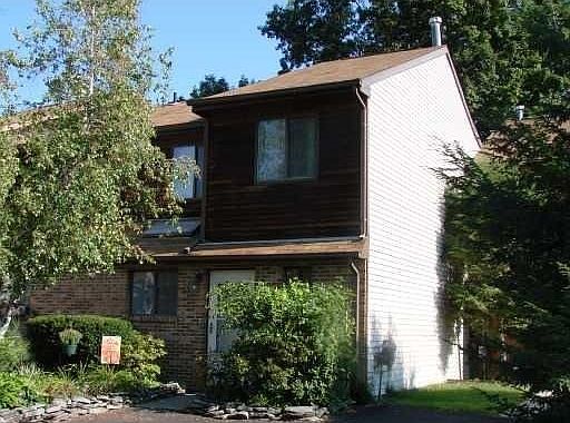 2nd image of 418 Rakov Rd