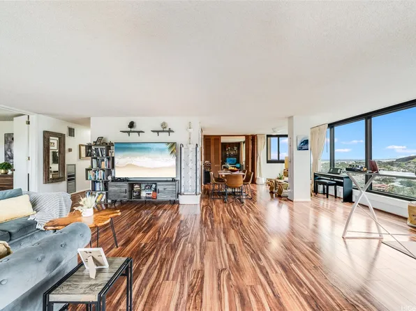 250 Kawaihae St APT 10E, Honolulu, HI 96825