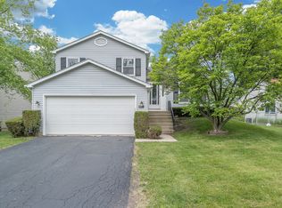 8052 Geneva St, Woodridge, IL 60517