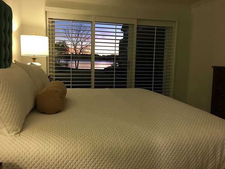 646 Portside Dr — Photo 15