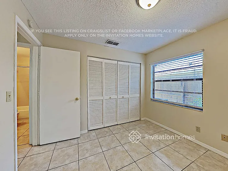 5473 Friarsway Dr — Photo 12