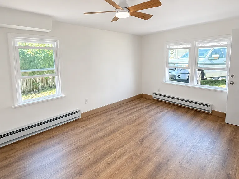 704 Mount Pl #1 — Photo 2