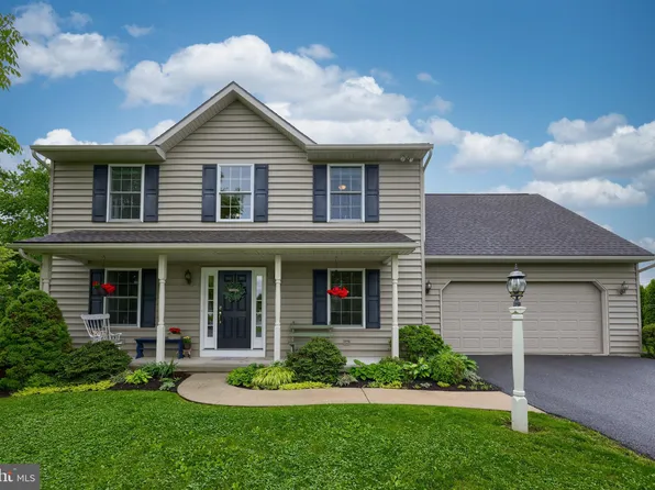 404 Buttercup Dr, Ephrata, PA 17522