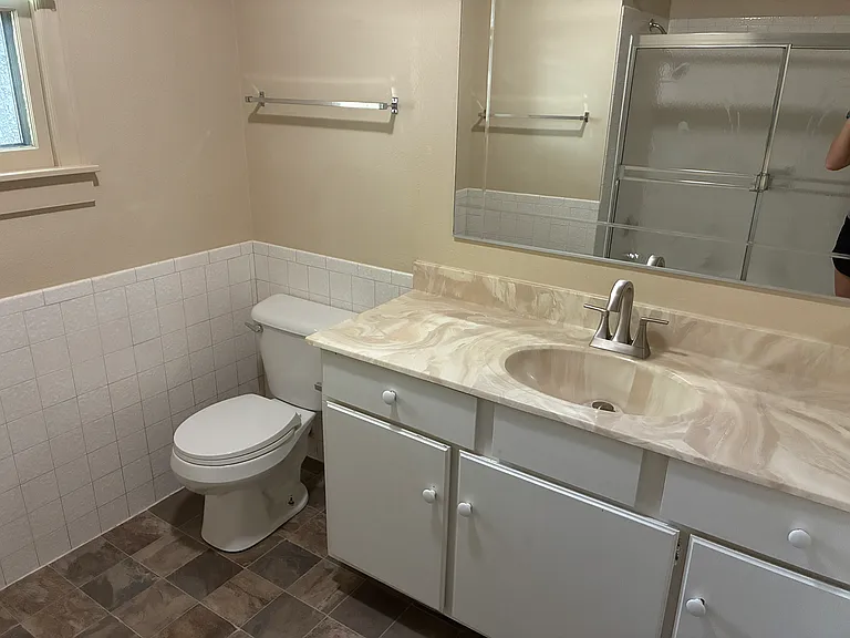 222 E Park St — Photo 4