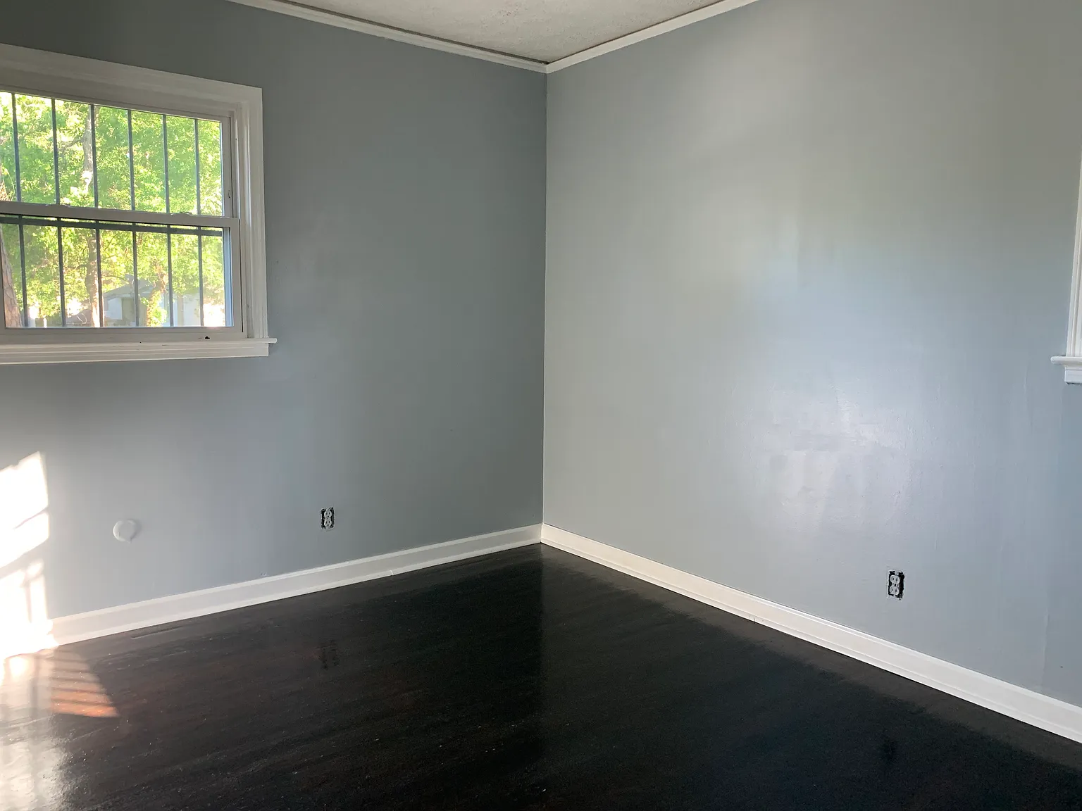 3 bed, 910 sqft, $925 — Photo 2