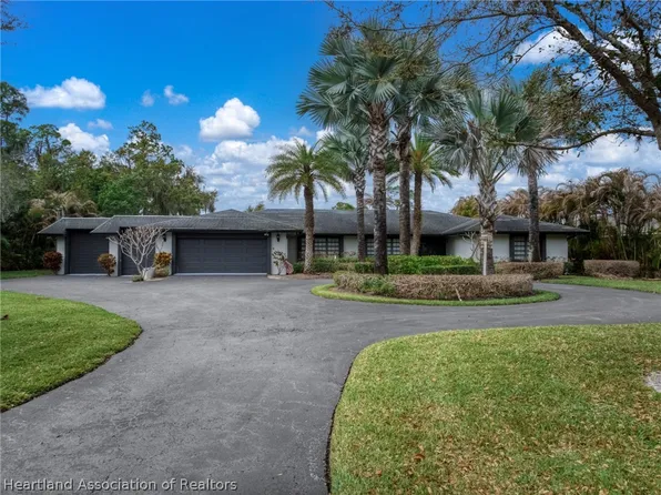 573 Holmes Ave, Lake Placid, FL 33852