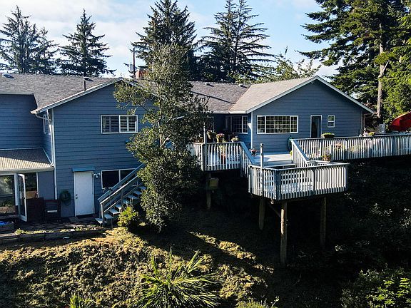 4th image of 425 NE Edgecliff Dr
