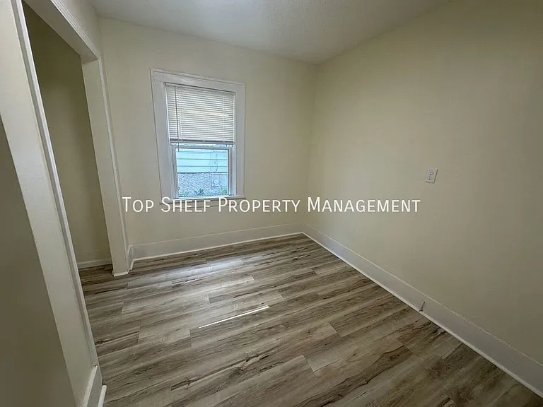 1629 Capitol Ave — Photo 8