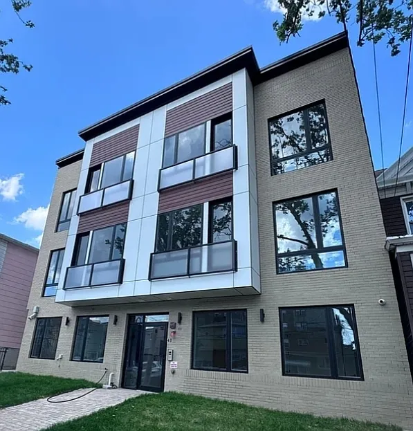 40 Lembeck Ave #105F