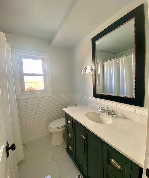Bathtub / shower