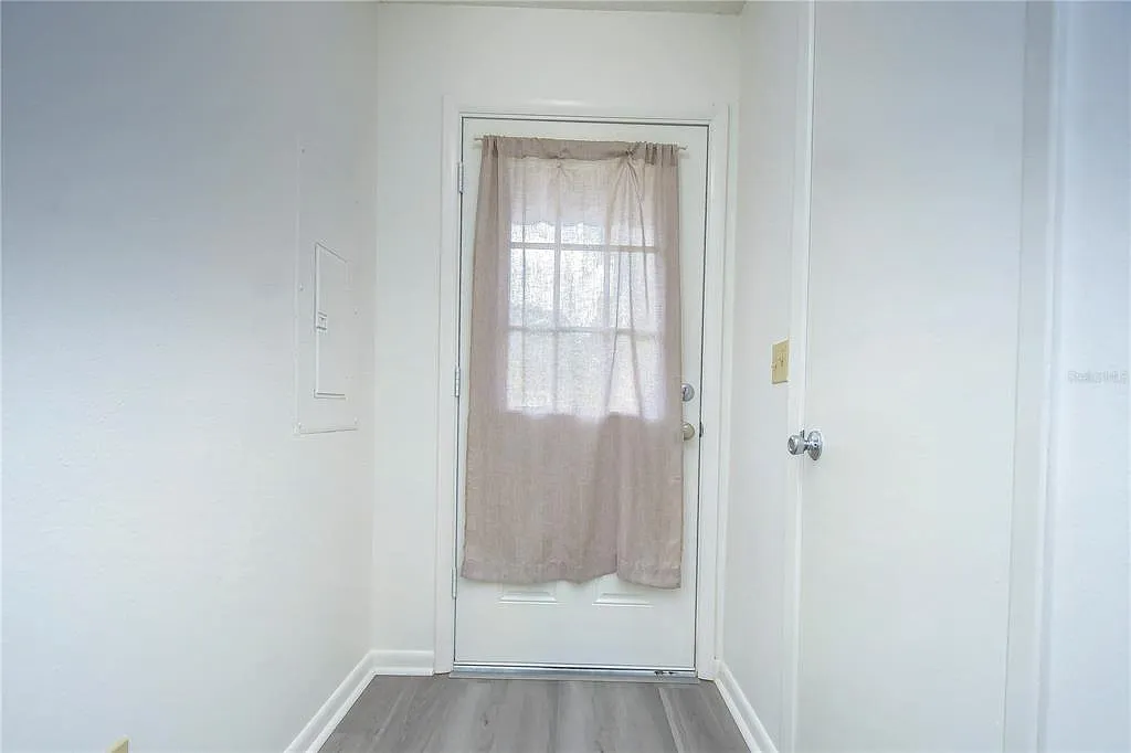 2 bed, 2.5 bath, 1223 sqft, $1,900 — Photo 4