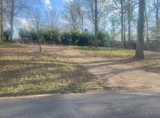 225 Colonial Dr, Florence, AL 35633